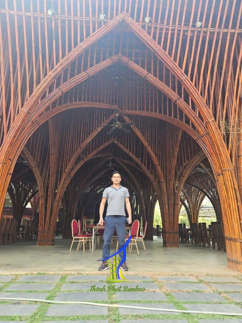 Mẫu nhà tre uốn cong